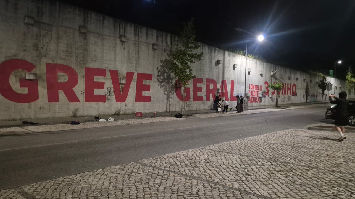 pcp_pt's tweet photo. ✊ Estamos a construir a greve. 
Em cada local de trabalho, em cada conversa.

No dia 3 de Junho, vamos à greve geral! https://t.co/tsQcgXOcFY