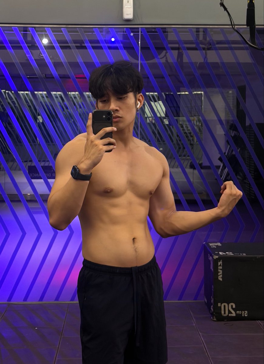 kcedrickwithak's tweet photo. slowly getting back the gainz https://t.co/dYdGrNpqow