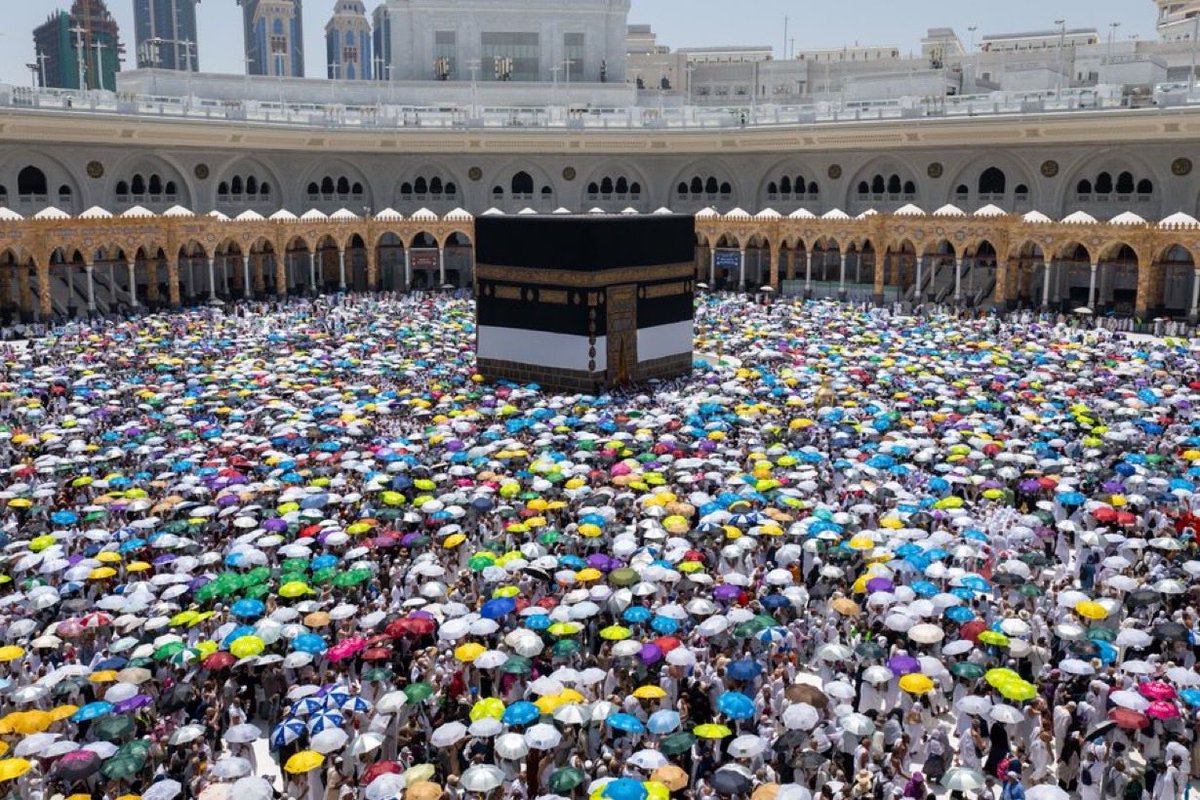 d20_d7's tweet photo. @AzizbagBag ﴿ رَبِّ اجْعَلْ هَذَا الْبَلَدَ آمِنًا ﴾

اللّهُم احفظ السعودية وقيادتها وشعبها وأرضها وأمنها 🇸🇦
@AzizbagBag 
#السعودية_العظمى 
 #نجاح_موسم_الحج https://t.co/HbMSIXH1QW