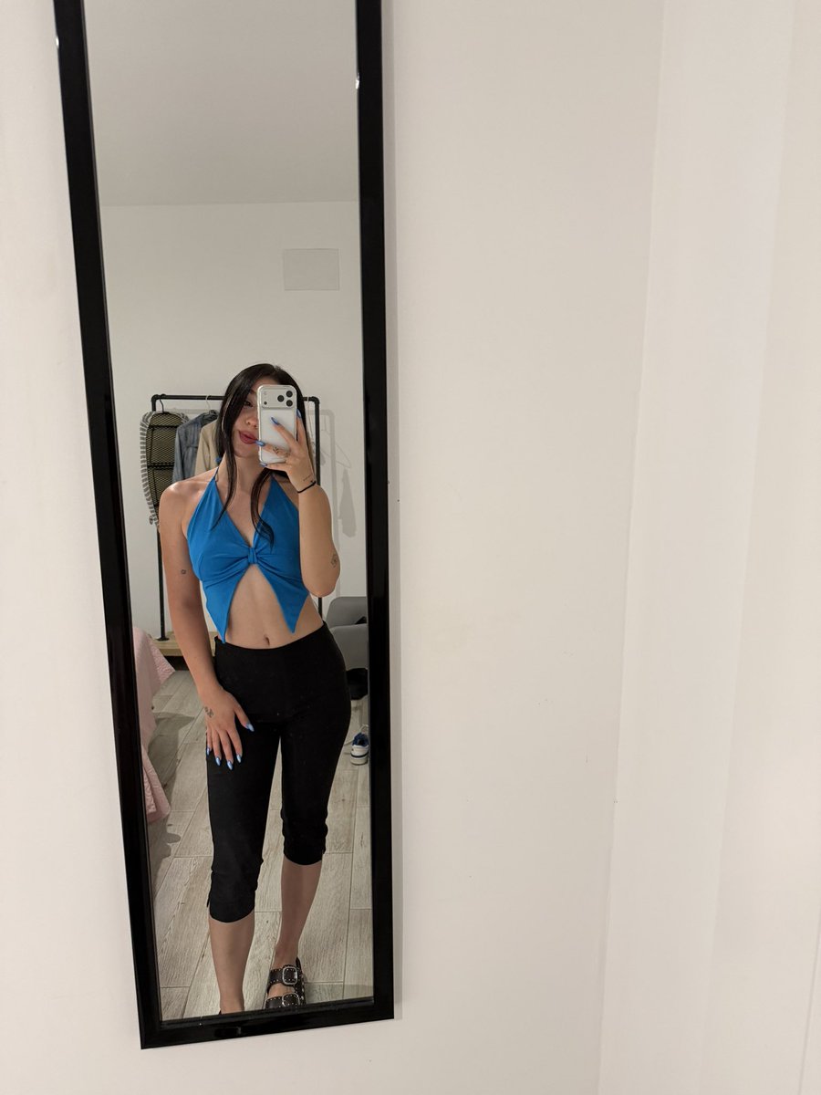 𝒍𝒆𝒕𝒕𝒕𝒊; ♡ SEEING ARIANA tweet media