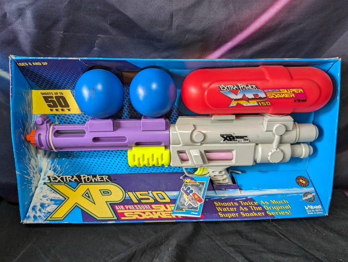 frost__monkey's tweet photo. @itsme_urstruly I still have unresolved issues because of the horrible reservoir mounting system of this version.  Hold gun upside down, twist counter-clockwise...very hard to do with small kid hands! https://t.co/Rkvrh3Poo2