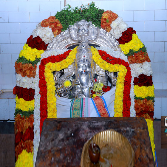 TTNSeva's tweet photo. 🛕 Temple: UMA MAHESHWARA SWAMY
📍 Place: Achampet in Mahabubnagar district, Telangana

🙏 Follow @TTNSeva for spiritual Telangana content.

#TTNSeva  #UMAMAHESHWARASWAMYTEMPLE https://t.co/33o1b93Uly