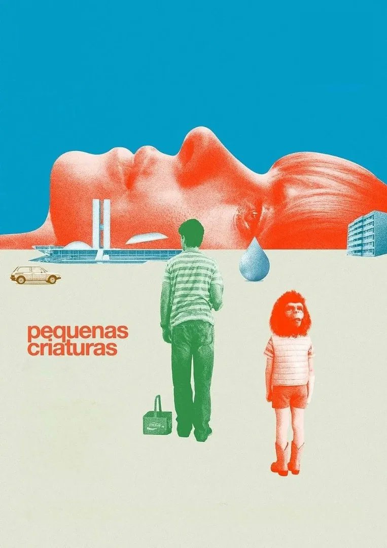 CINEMA505's tweet photo. O aclamado 'Pequenas Criaturas', de Anne Pinheiro Guimarães, estreia em 23 de julho nos cinemas.

Ambientado em Brasília, no ano de 1986, quando o Brasil ainda vivia os primeiros passos da redemocratização, o drama acompanha a chegada de Helena (Carolina Dieckmmann) e seus dois filhos a uma cidade em formação, feita de concreto, céu aberto e gente vinda de todos os cantos do país, tentando começar de novo. Enquanto seu marido viaja a trabalho, eles encaram uma rotina desconhecida com a certeza de que nada será como antes.