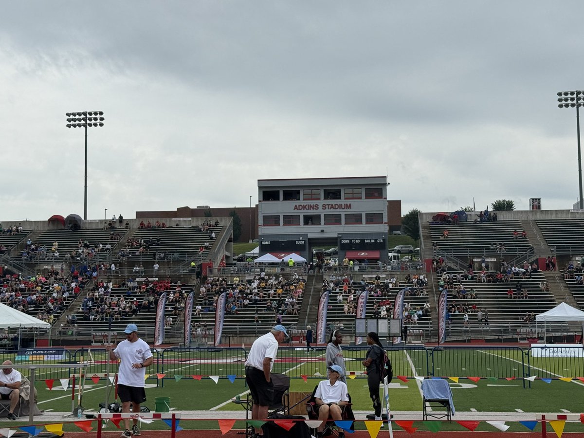 CoachMasters55's tweet photo. Hello old friend…always great to see you and be back…#MSHSAA #StateTrack #Day1 #AMDG https://t.co/CtE1dlH9kC