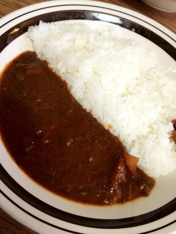 Hem96oy's tweet photo. サラサラしたハヤシライスとおばちゃんの話が面白かった。あの時食べておいて良かった。 https://t.co/cIgLYvvs4q