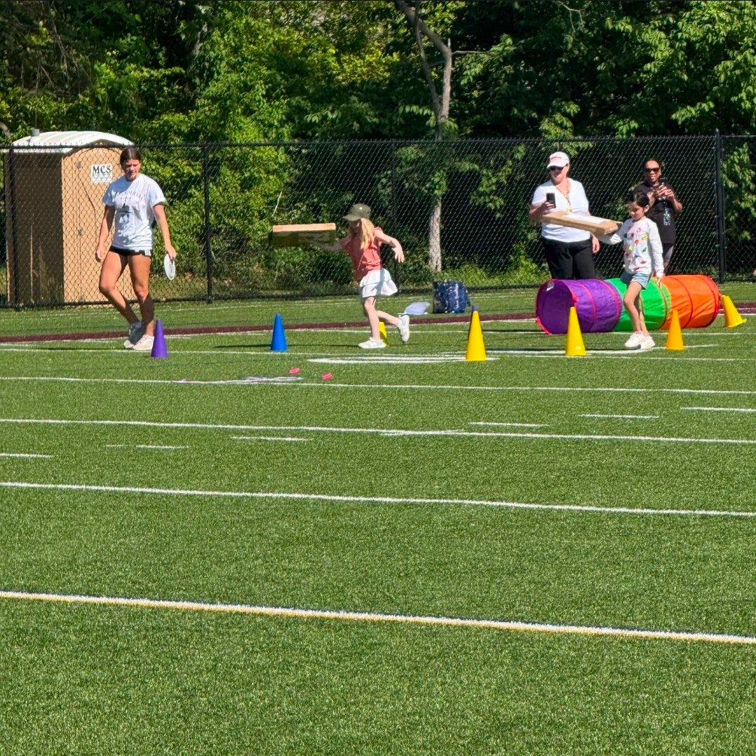 HFFMCSD's tweet photo. On May 20th, the #JIO Reading Buddies hosted a field day for their #FMES first grade little buddies at the high school.

#HFFMCSD https://t.co/0UcfMJOQu9