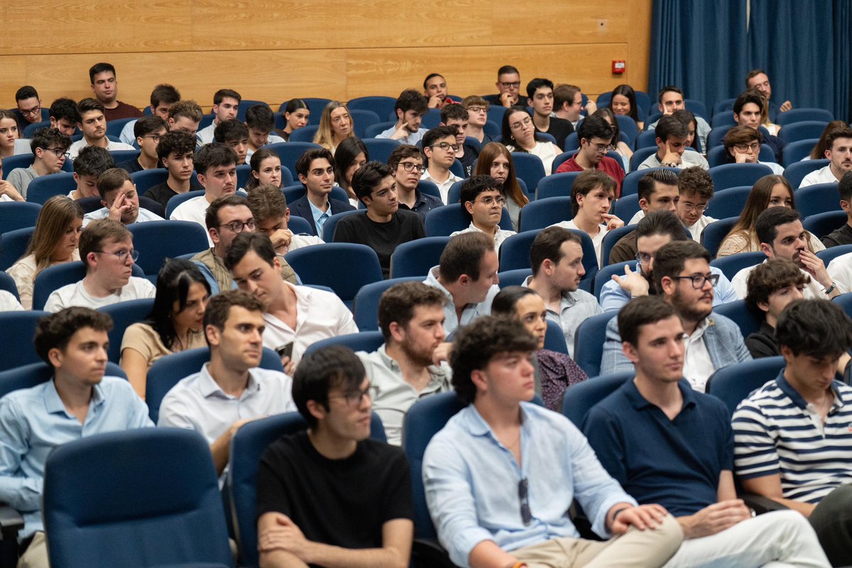 picazzo_15's tweet photo. El modelo de @nnggmadrid en las universidades cada vez es más influyente.

Y eso es gracias al liderazgo de @Idancausa.

Los universitarios vamos a colaborar en que llegues a la presidencia de @NNGG_Es 🚀 https://t.co/itFooS4DfR