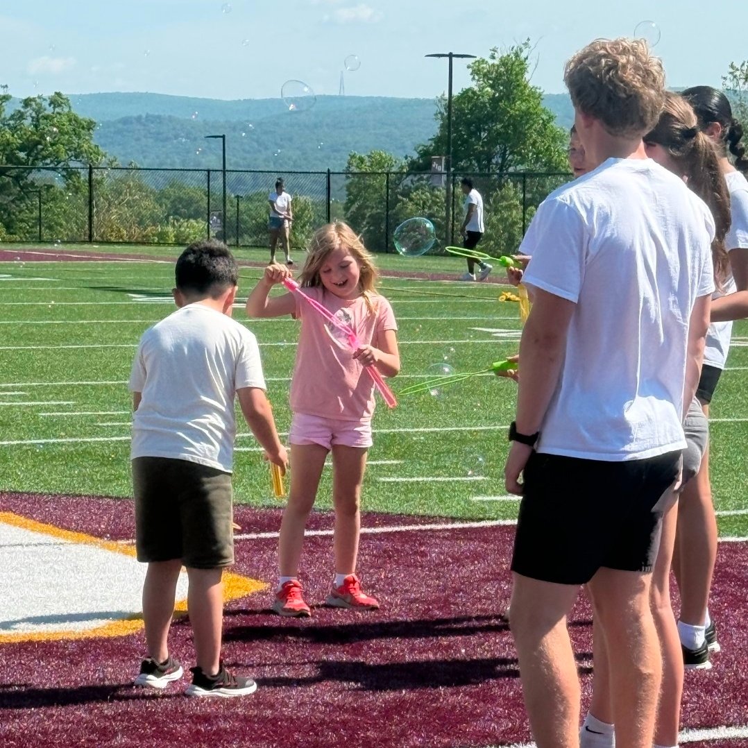 HFFMCSD's tweet photo. On May 20th, the #JIO Reading Buddies hosted a field day for their #FMES first grade little buddies at the high school.

#HFFMCSD https://t.co/0UcfMJOQu9