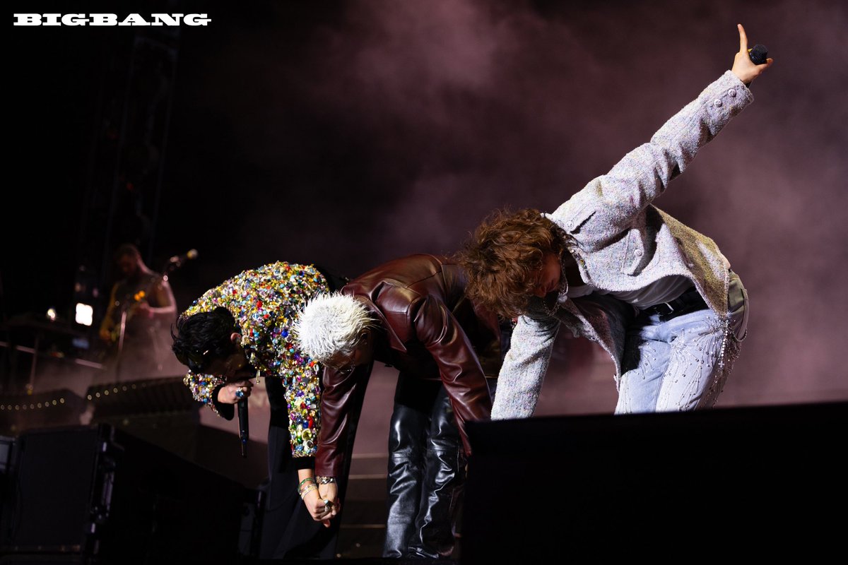 tttopshii's tweet photo. My OT3 https://t.co/WQ9K9GcWFC
