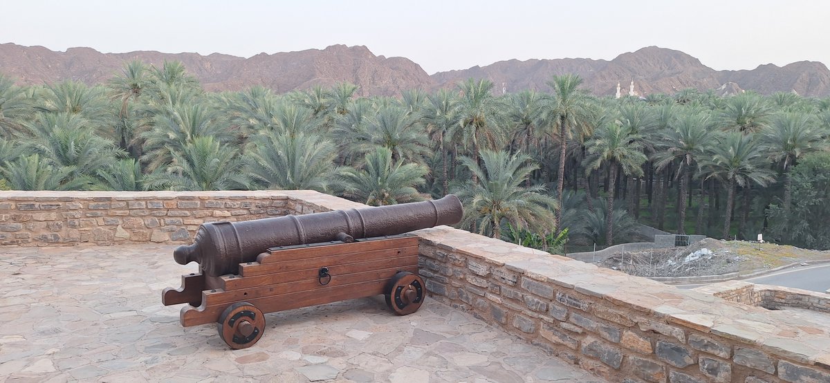 MyBeauDes's tweet photo. Bravo to these constructive Oman-Iran talks. There is a long history of brothership and tolerance between the 2 old cultures. 
Even in the Early Iron Age, there were already exchanges between the 2 countries of extraction of minerals. 
Techniques used in Mesopotamia were found back in The Rustaq area in Oman. 
And later Oman became a world power. 
@badralbusaidi @araghchi