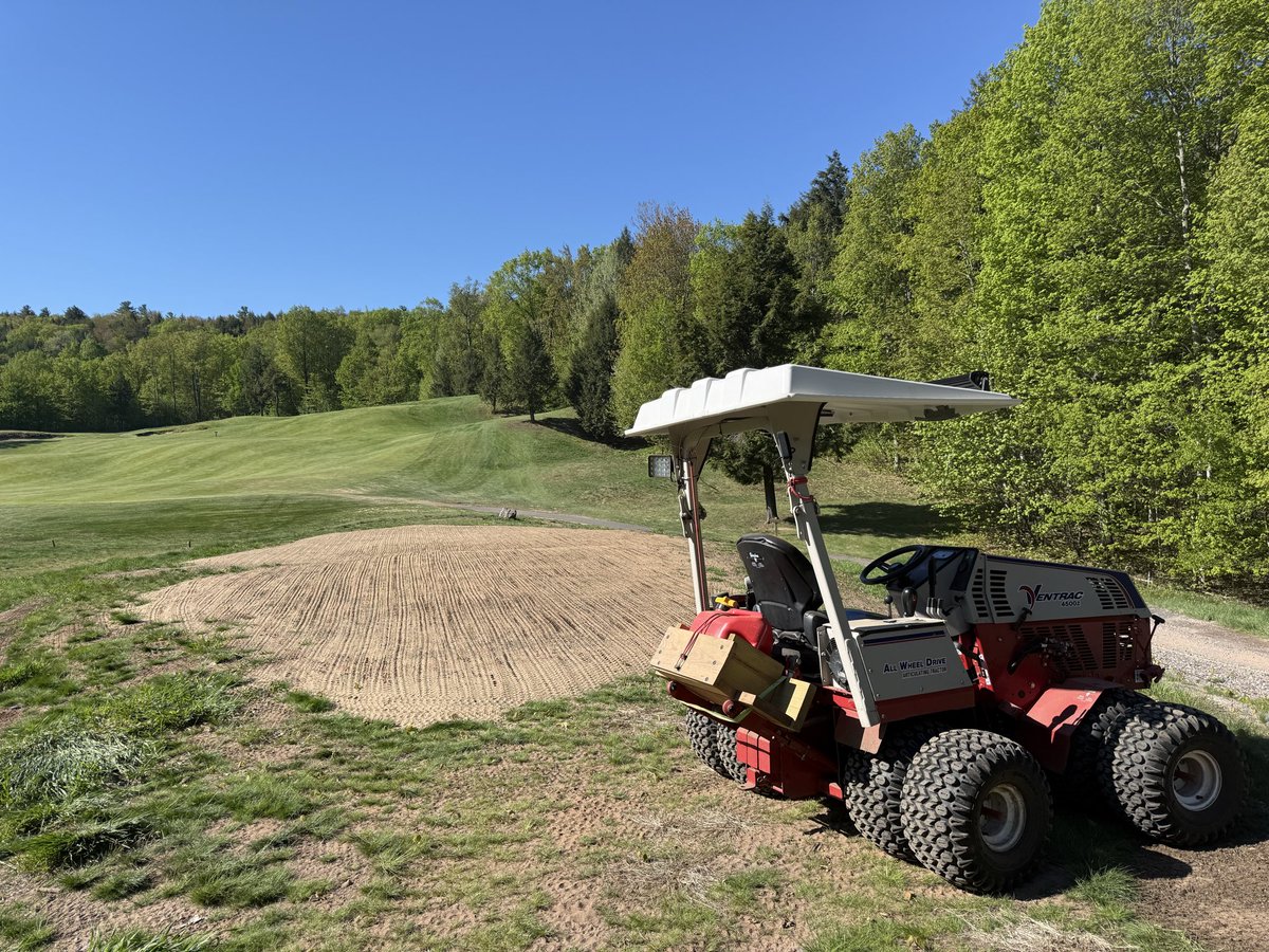 MarquetteGolf's tweet photo. The new 11 Red tee on #Greywalls is finally seeded and officially entered grow-in mode.
Move over SandProโฆ. We have a new seed tracking machine. Used our #Ventrac with its knobby tires and it worked out very well; much more efficient.
#MarquetteGolfClub https://t.co/7hpKG9Q0uz