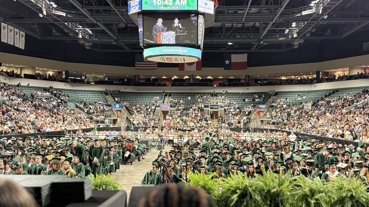 DrBinnicker's tweet photo. 🎓 @CedarParkHigh Timberwolves, Class of 2026, proved the strength of the pack every step of the way. Keep howling toward greatness and supporting one another wherever life leads. #TimberwolfStrong #ClassOf2026 #1LISD https://t.co/GXWsblVkdC