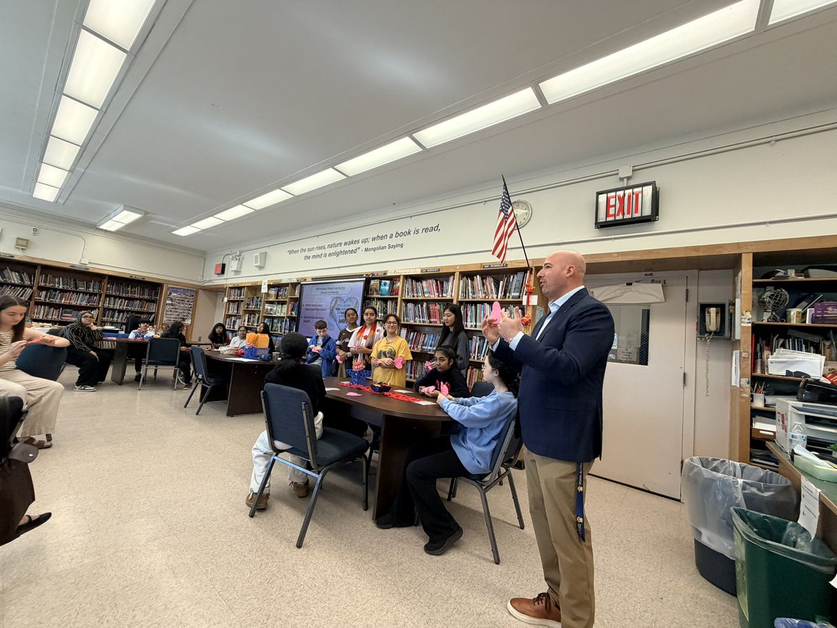 D26Team's tweet photo. Today’s D26 SEL Spotlight Visit at MS 172 highlighted how kindness, compassion, mindfulness, student voice, and belonging are woven into daily learning. Thank you to Dr. DeSimone, Ms. Devine, staff, families, and students for showcasing what it means to be safe, kind, &amp; focused! https://t.co/4im2gNeInX