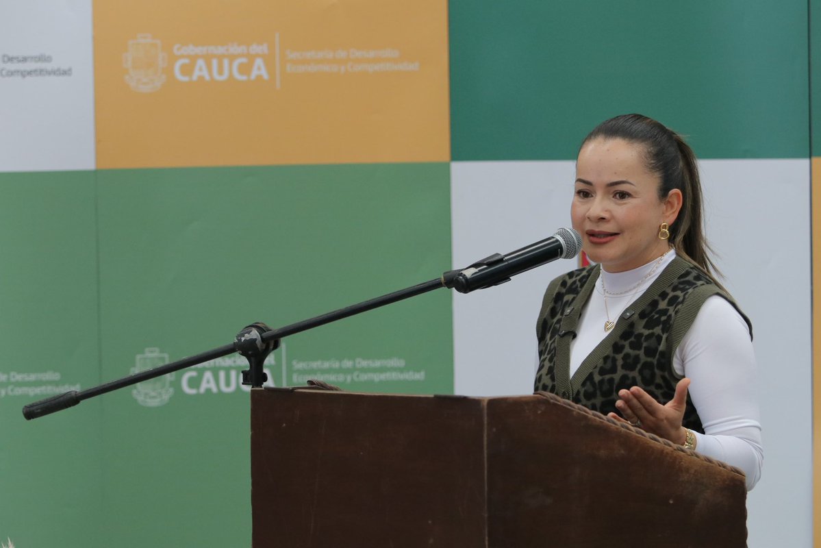 FNDCol's tweet photo. La @GobCauca dio inicio a la entrega de herramientas y equipos industriales destinados a fortalecer a más de 1.000 emprendedores, operadores turísticos y mineros de subsistencia de la región. En esta primera fase, se beneficiaron más de 310 unidades productivas de las subregiones Centro, Occidente y Macizo, abriendo nuevas oportunidades de crecimiento y competitividad para hombres y mujeres que dinamizan la economía local. #TodosSomosRegión