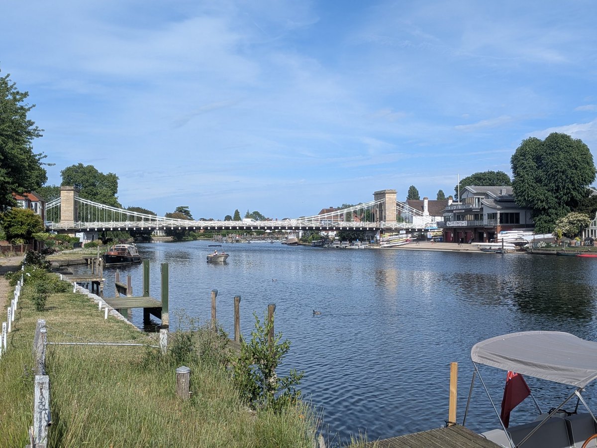 timsuffield's tweet photo. The Thames at Marlow https://t.co/fd2gAkY0mU