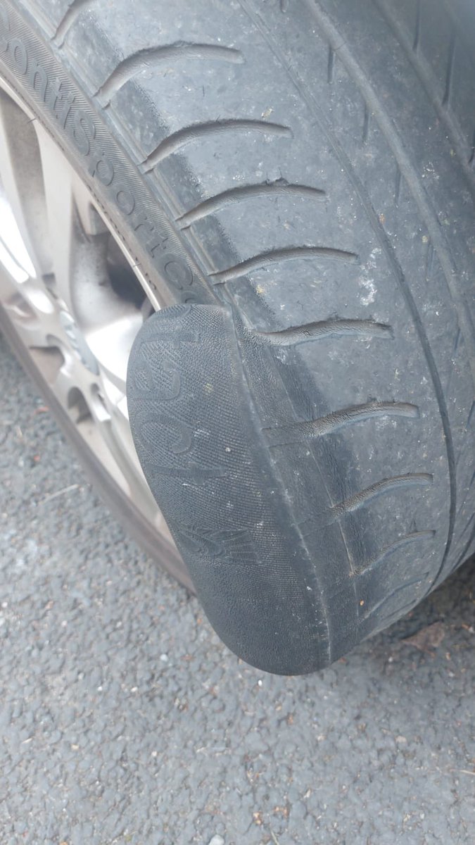 RoadToes's tweet photo. One of the lads at work had a tyre fitted the other day. He’d always gone for part-worns to save a few quid, but this one turned out to be over 26 YEARS old — and he only bought it around 14 months ago.

That’s not a typo… twenty-six years old.

@Tyresafe @BYLCRoadSafety https://t.co/KzjZp4MjJZ