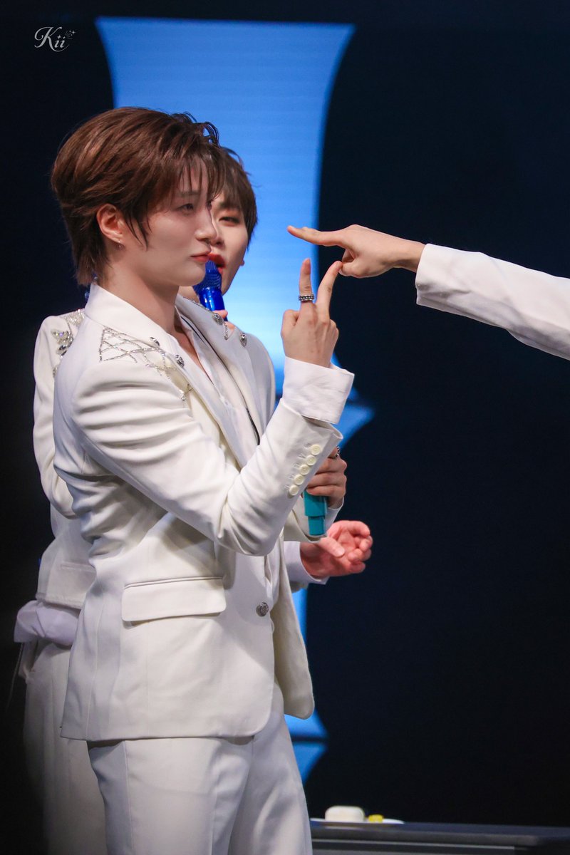 kii2chan's tweet photo. 260523 DKB Concert in Japan  -Signal- 
2部

✌️×✌️

#디원 #D1 #장동일 #ドンイル
#이찬 #イチャン #E_CHAN #이창민 
#DKB #다크비 #ダクビ https://t.co/0c6kz1pUC6