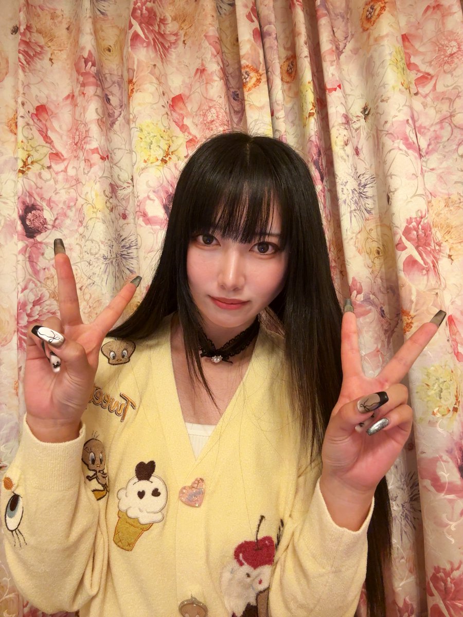 djgtgm's tweet photo. 【💜お礼💜】
先ほどの配信で、なんと信じられないのですが、いきなりチャンネル登録者が増えて、300人を超えました‼️
本当に嬉しいです。
第一目標は早く500人達成して、スパチャを活動費に全て充てたいです。
そして2026.8.16（日）私の生誕始動初集会に全員呼びたいです。

みんなとお話しするのがすごく楽しいです。

⬇️告知⬇️
次は5/31（日）朝10時すぎ〜YouTube配信予定です‼️

⬇️今日の配信アーカイブ⬇️
https://t.co/czIJjuC666

チャンネル登録・高評価・通知オン・拡散のご協力よろしくお願い致します💜🩰💥