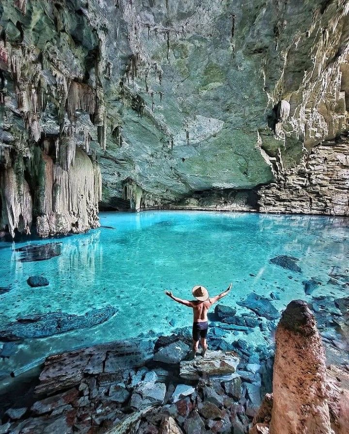 viner_ch8's tweet photo. @harpersealtako2 @TzolakiSZN Visit the Chapada Diamantina region in the state of Bahia — it will be one of the most beautiful places you’ve ever visited. https://t.co/RT083D0WHt