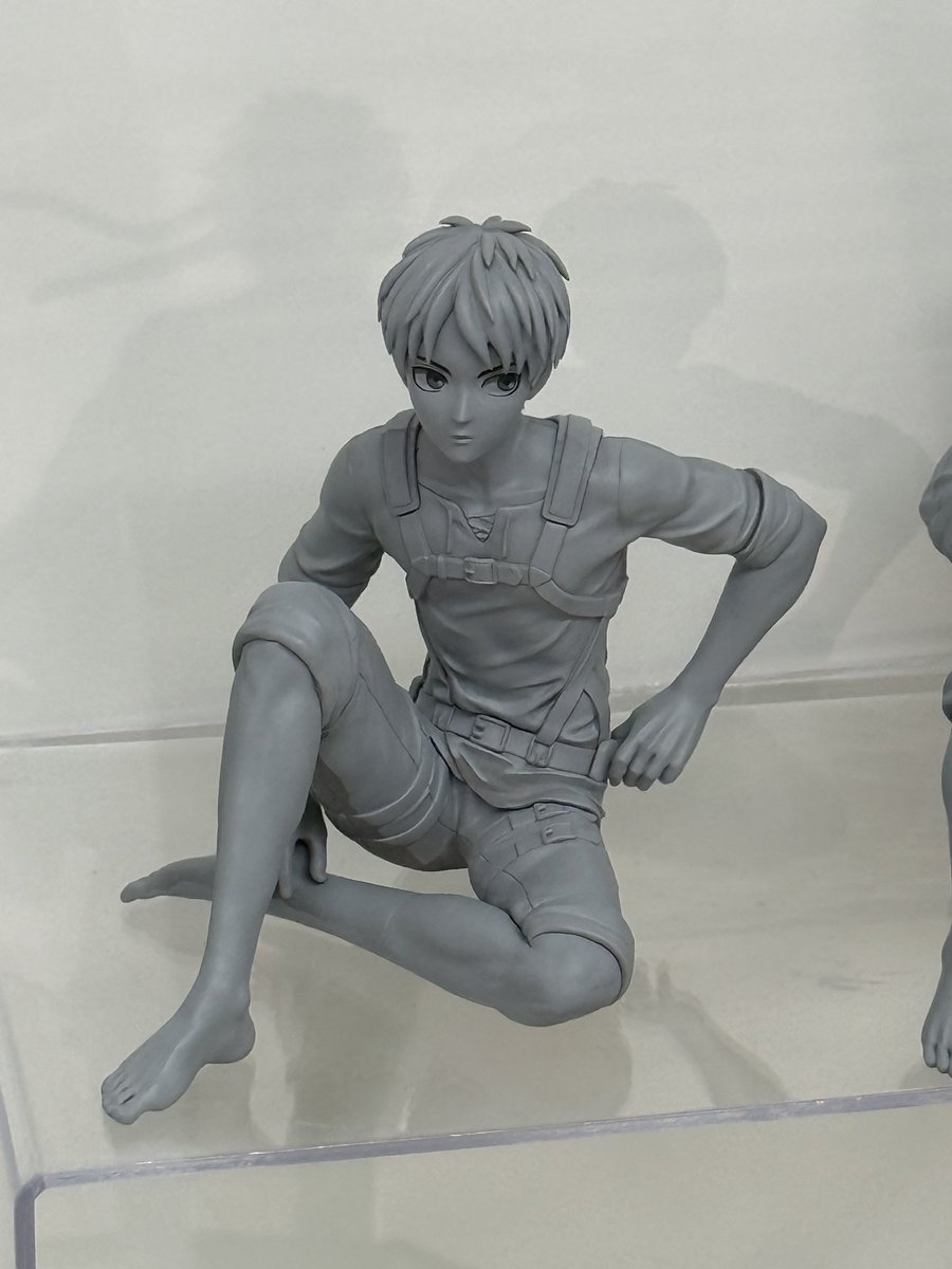 J_shingeki's tweet photo. てのひらエレン/てのひらリヴァイ原型見てきました🥹
小柄なサイズながらも造形が細かくてめちゃくちゃクオリティ高かったです！
これはゲットしたい！ https://t.co/mS2mzpQBmF
