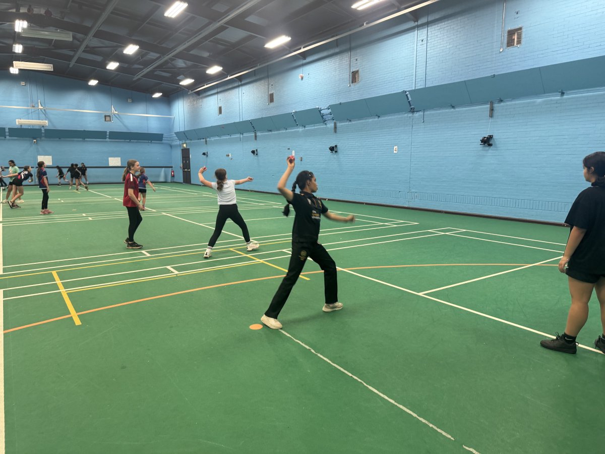 StaffsCricket's tweet photo. 🏏 Great to have 22 girls with us at the girls half term coaching day. A fantastic opportunity to work on skills within batting, bowling and fielding. 
We were delighted to offer female coach CPD support in which we had Hannah Bailey coaching alongside us through the day. https://t.co/1lg2fOEjyi