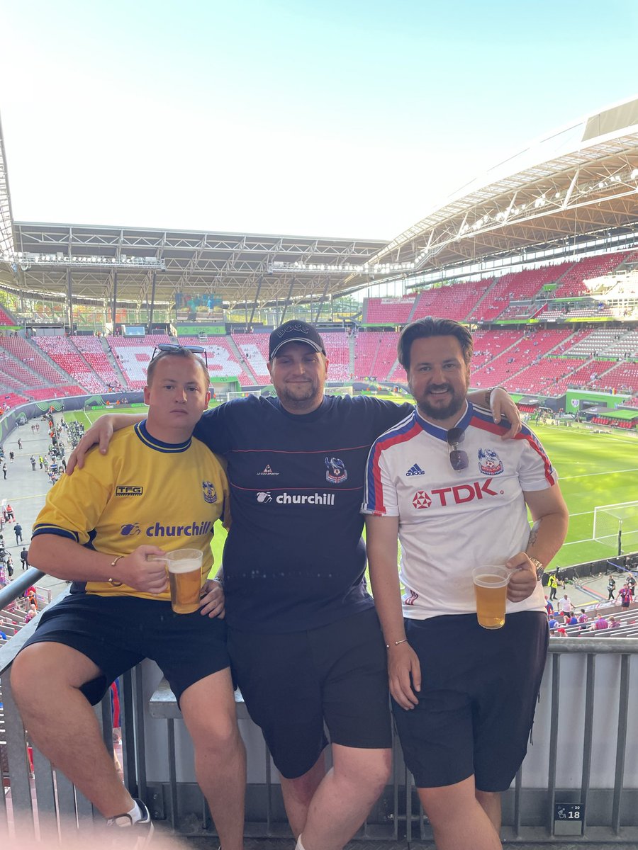 PalaceandPints's tweet photo. Some football club. https://t.co/vF0rUsdONG