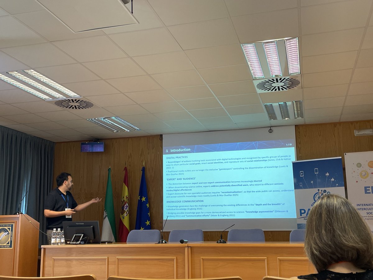 IntergediUZ's tweet photo. This morning, @DanielPscl delivered his presentation entitled “The strategic use of verbal explanatory processes in Ask-an-Expert climate websites”🌍💬 https://t.co/4Q0Hw8EFaL