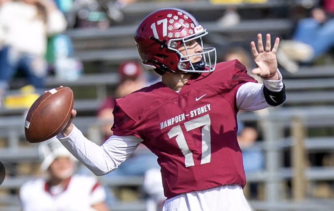 StevenElliottJr's tweet photo. Blessed to receive my first offer from Hampden-Sydney College! @HSC__Football @Coach_Luvara @RecruitPQ_ @CoachRap_HBC https://t.co/ePNfFpMb1G