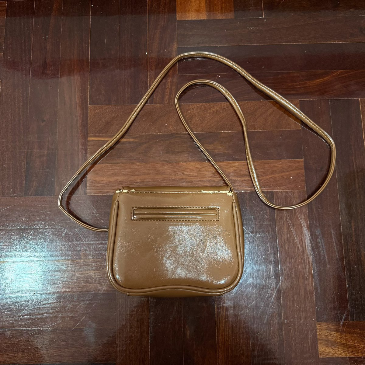 __lilil__lili__'s tweet photo. 🩰Standoil รุ่นcookie bag from1,600฿+
*มีตำหนิด้านหลัง รอยพับด้านในนิดหน่อย ขอคนรับได้ขายเท!

🤎ขาย: 490฿ (รวมส่ง)

#ส่งต่อกระเป๋า #ส่งต่อกระเป๋ามือสอง #standoil #standoilth #standoilthailand 
#ส่งต่อstandoil #standoilส่งต่อ
#standoilมือสอง #standoilพร้อมส่ง https://t.co/91wYMJINcx
