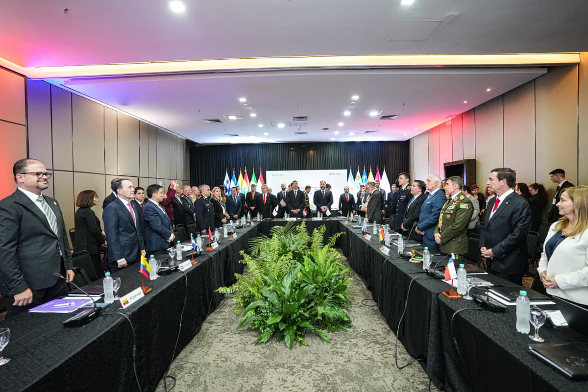 PresidenciaPy's tweet photo. El Presidente de la República, Santiago Peña, encabezó la apertura de la LV Reunión de Ministros del Interior y de Seguridad del MERCOSUR y Estados Asociados y de la LXIII Reunión de Ministros de Justicia, desarrollada en el Hotel Crowne Plaza de Asunción. https://t.co/1XkLhRP01W