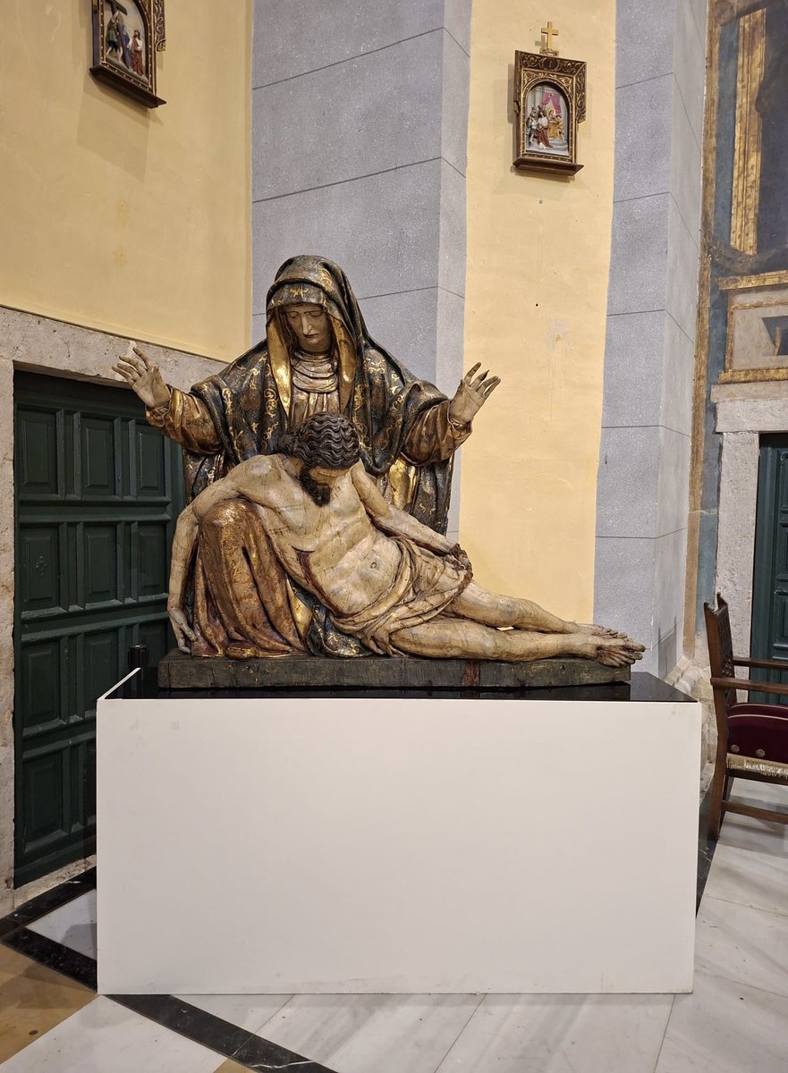 Las_Edades's tweet photo. Durante unos días estará al pie del retablo para poder ser contemplada de cerca y vislumbrar los detalles que alumbró Francisco del Rincón bajo el influjo De Gregorio Fernández. https://t.co/cUyNqHzEhd