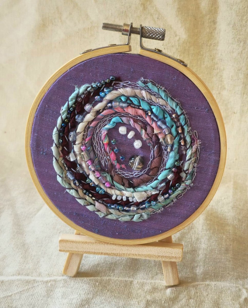 SusannahLeeArt's tweet photo. Textile art in embroidery hoops. Soon to be on sale at the Westgate Galleria in Westgate-on-Sea, Kent, UK https://t.co/PzKl9Ii2Ay
Watch this space. https://t.co/iL6EpJl9Gs