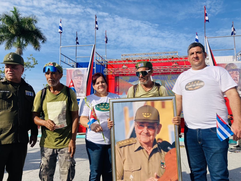 JoseR_AmppLP's tweet photo. Se desarrolló en #PinarDelRío un acto de reafirmación revolucionaria con la participación de una amplia representación del pueblo pinareño.

#RaúlEsRaúl https://t.co/1LXARtFr2E
