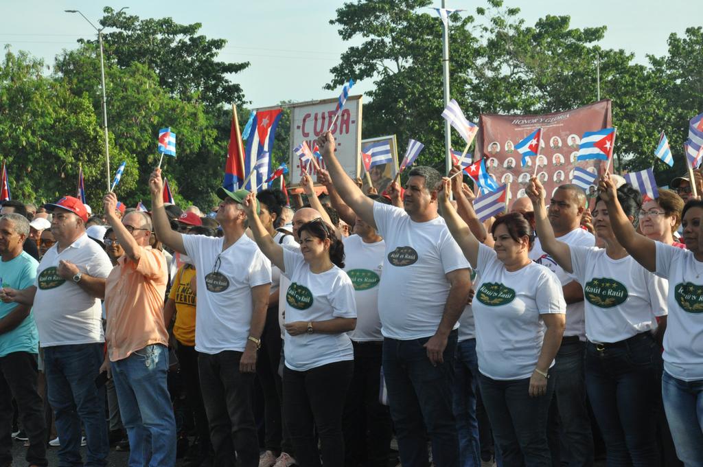 JoseR_AmppLP's tweet photo. Se desarrolló en #PinarDelRío un acto de reafirmación revolucionaria con la participación de una amplia representación del pueblo pinareño.

#RaúlEsRaúl https://t.co/1LXARtFr2E