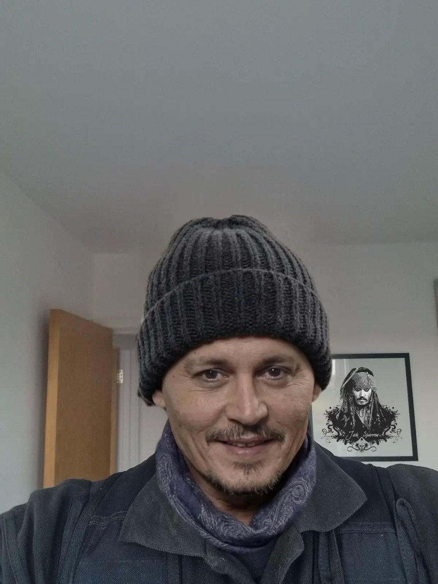 Johnny Depp tweet media