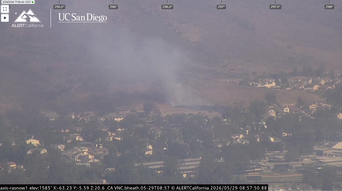 Intel_Earth's tweet photo. VCFD responding to a brush fire. ME32 reports 1 acre moving away from structures. This is the #LesserFire https://t.co/LbY10lzWXi
