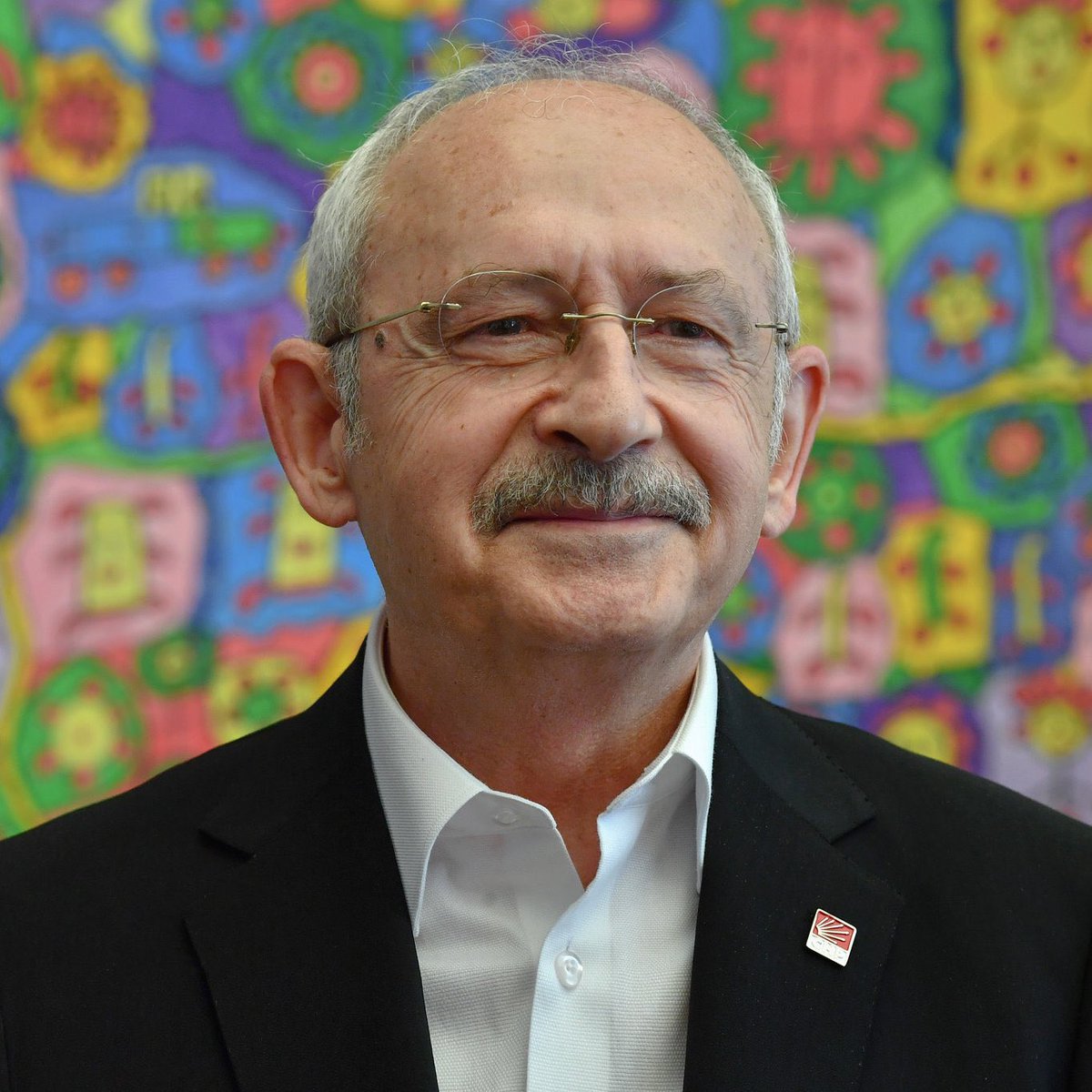 vukuathaberx's tweet photo. Kılıçdaroğlu'ndan Özgür Özel'e:

“Uzun süre koltuğunda oturup, koltuğundan kalkmayan insanın yaptığı bir pislik vardır. 

Yani altına etmiş demektir.” https://t.co/2xMRq7hJvB