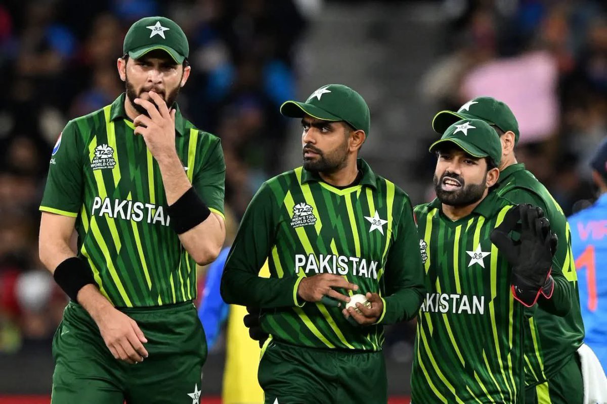 SYahyaHussaini's tweet photo. سنئیر کرکٹرز کسی بھی ٹیم کیلئے اہمیت کے حامل ہوتے ہیں ۔ ون ڈے کپتان شاھین آفریدی وکٹ کیپر محمد رضوان اور بابر اعظم نے 2023ء سے کتنے “ مین آف دا میچ” ایوارڈ لئے ؟ بابر اعظم 3️⃣ محمد رضوان 2️⃣ شاھین آفریدی ایک بھی نہیں ! https://t.co/3Wo70sPHSL