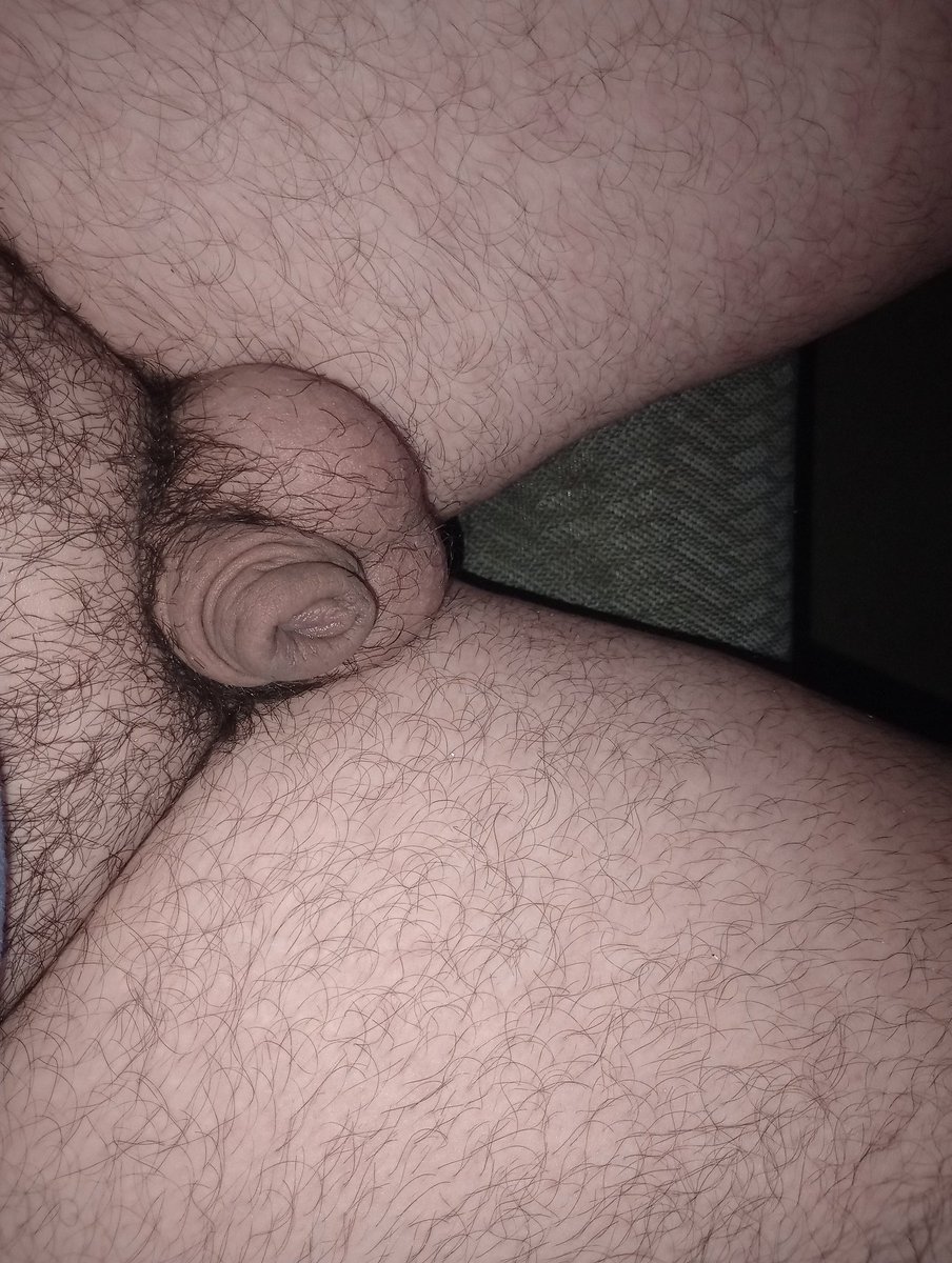 Bottomfag82's tweet photo. I truly wish it was smaller and I didn't have any balls https://t.co/RiKIengcQo