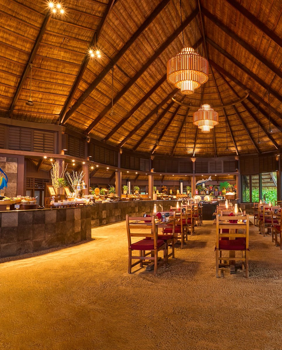 KureduResort's tweet photo. Evenings at Sangu are all about flavour and atmosphere. Enjoy a varied and beautifully presented buffet at Sangu, where every meal feels special.

About our buffets: https://t.co/Xu4a3iiPZX

#Maldives #VisitMaldives #Restaurant #Resort #KureduMaldives https://t.co/i9eMXwjyrA
