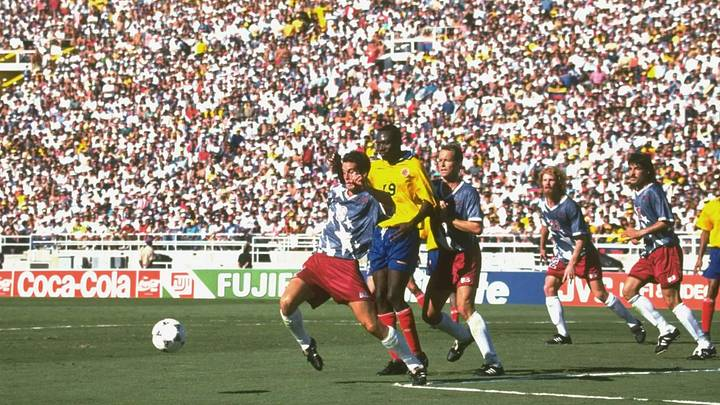 GoodSeatsStill's tweet photo. How did the US go from soccer afterthought to World Cup host and global talent producer? "The Long Game" author Leander Schaerlaeckens unpacks the strange, fragile, fascinating history of the USMNT &amp; where it goes next; NOW wherever you pod, YouTube or https://t.co/yWgUH3YbWD https://t.co/MyhTLSx9uN