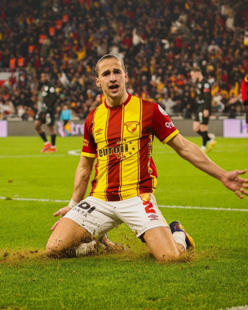 OrcunAkten's tweet photo. ÖZEL | Göztepe, Arda Okan’ı satmayı düşünmüyor.

Arda Okan için kulübe ulaşan resmi bir teklif yok ancak yurt dışı ve yurt içi ilgisi olan kulüpler mevcut.

Yönetim, reddedilemeyecek bir teklif gelmediği sürece Arda Okan’ı takımda tutacak. https://t.co/NIjbBmTOv7