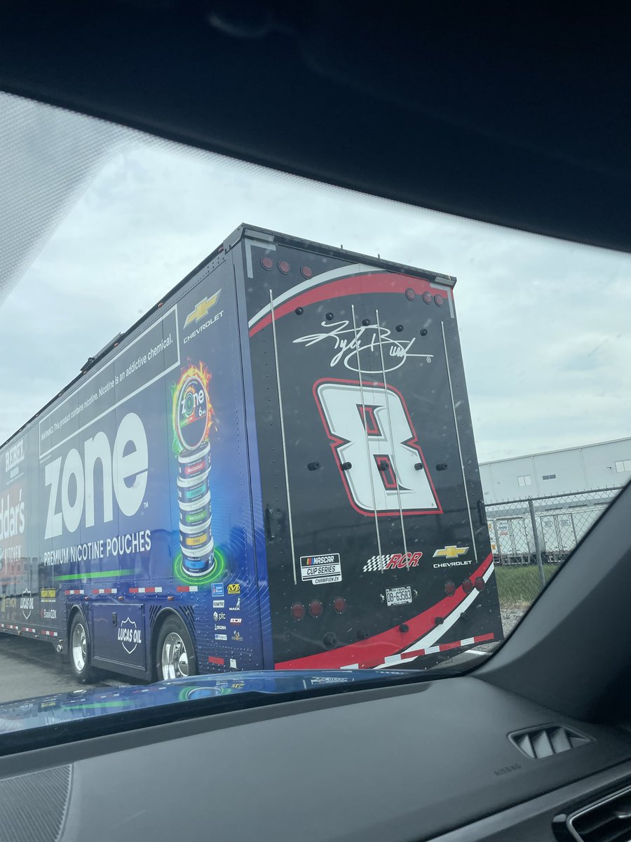 _HollyCain's tweet photo. Just pulled up to enter  tunnel at @NashvilleSuperS … 🙏🙂‍↕️ https://t.co/bQKVqrIX9h