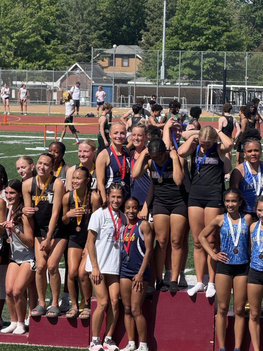 hatleli's tweet photo. The 4x200 places 2nd, qualifies for state, and broke the school record! Emma Labarere, Ayla Willour, Stella Garcia, and Abby Essler☘️ https://t.co/imkzXFzndv