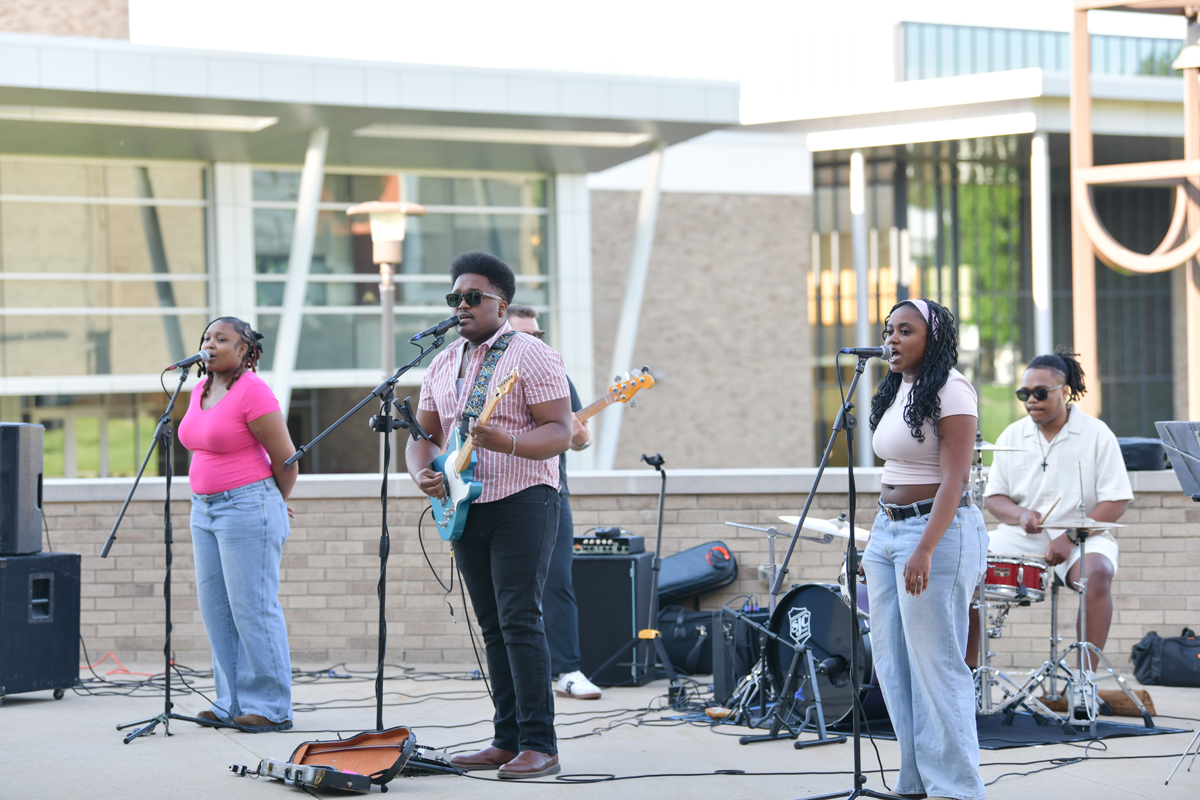 JacksonCollege's tweet photo. 🎶 What a perfect night! Big L and Code Blü kicked off the Summer Concert Series in style with good music and good friends! Up next, the Jackson French Quarter Dixieland Band performs on the Potter Center Patio this  Wednesday, June 3 at 7 p.m. Mark your calendars and join us! https://t.co/3jV9nkpvsN
