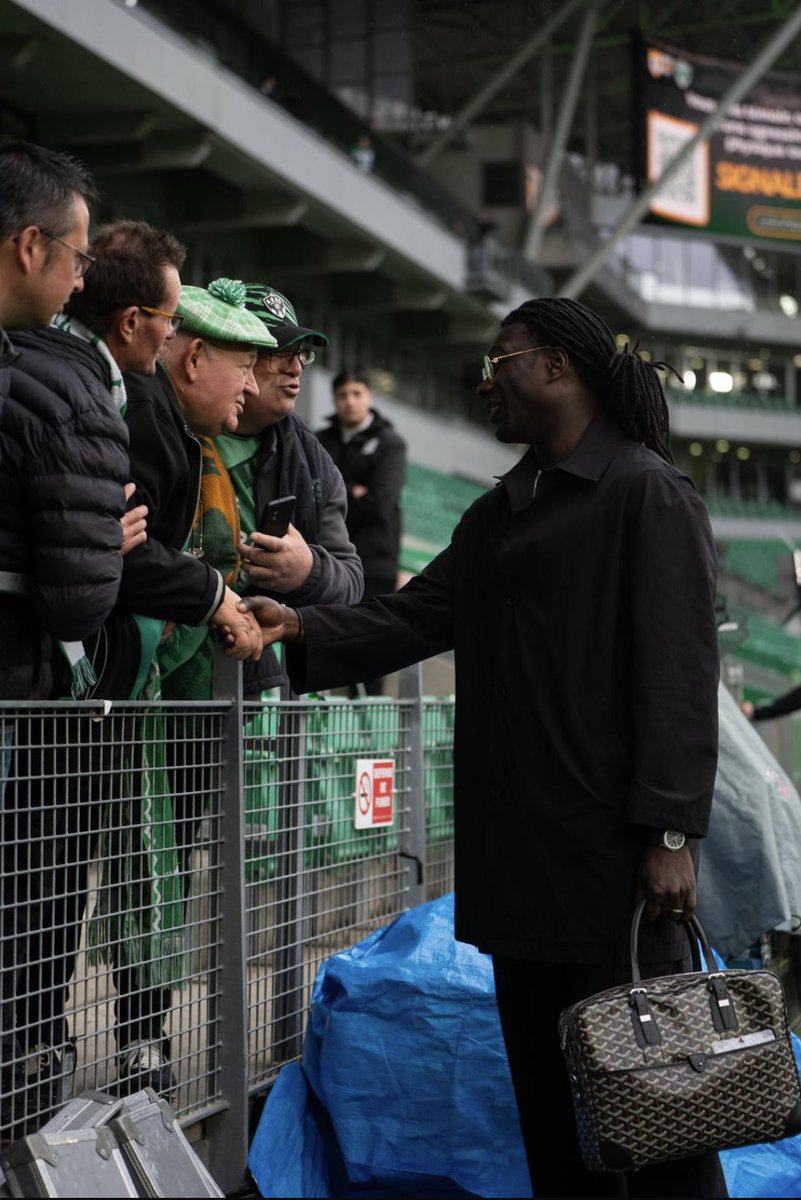 BafGomis's tweet photo. Une pensée pour les Verts ce soir. 💚

Un club historique et un public fidèle qui comptent dans le paysage du football français. https://t.co/7AbaAm2Uz5