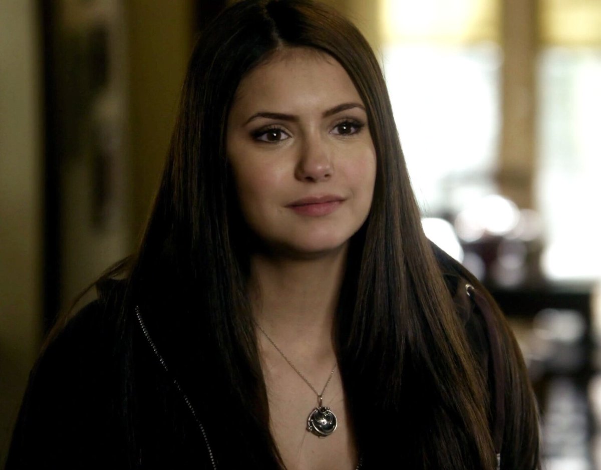 amorenlace's tweet photo. Elena Gilbert https://t.co/4LUF5T7VzG
