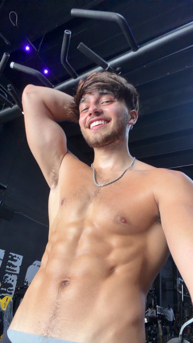 Bradvibing's tweet photo. Wyd if u see me in the gym… https://t.co/ltrlaJ2ubM