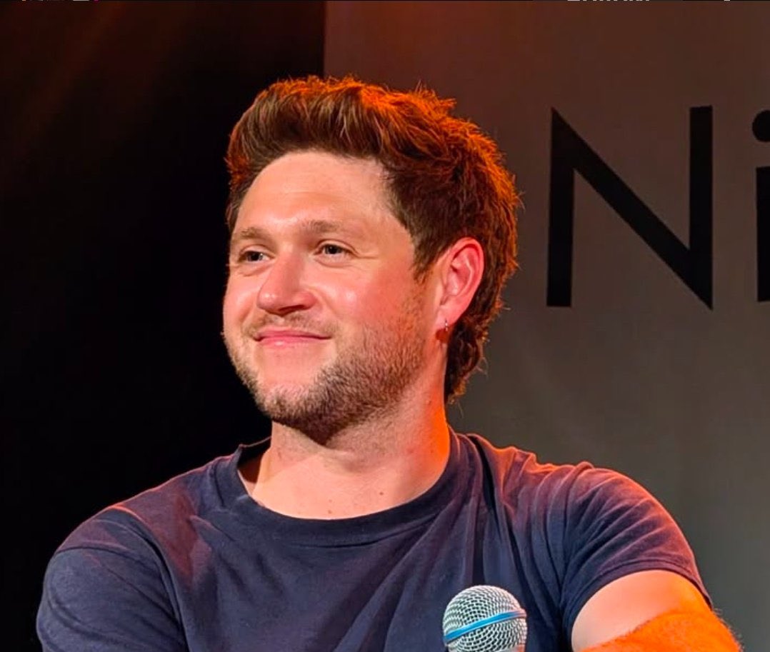 hrtbeccaweather's tweet photo. The most gorgeous man https://t.co/cYteNrshvw