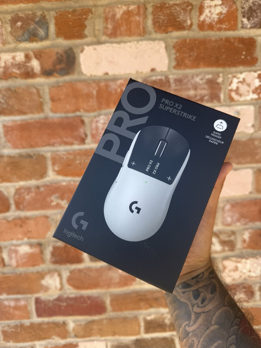 Forrest_R6's tweet photo. Giving away a Logitech super strike 🍀

How to enter 
- Follow @Forrest_R6 
- Like + RT
- Tag a friend 

🇺🇸 FREE DELIVERY, U.S. ONLY 
Winner announced next Friday ! https://t.co/uNkalL86tQ